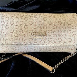 Vintage tri fold Guess wallet/purse ** excellent condition*** cream/tan color